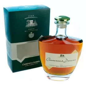 Вино выдержанное ЗГУ Крым Солнечная Долина в подарочной упаковке